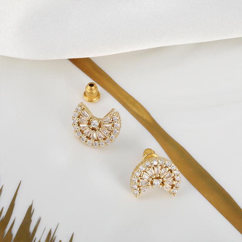 Copper plated with 18K gold and slightly inlaid zircon irregular geometric ear stud, light luxury and high-end style earrings for women wholesale