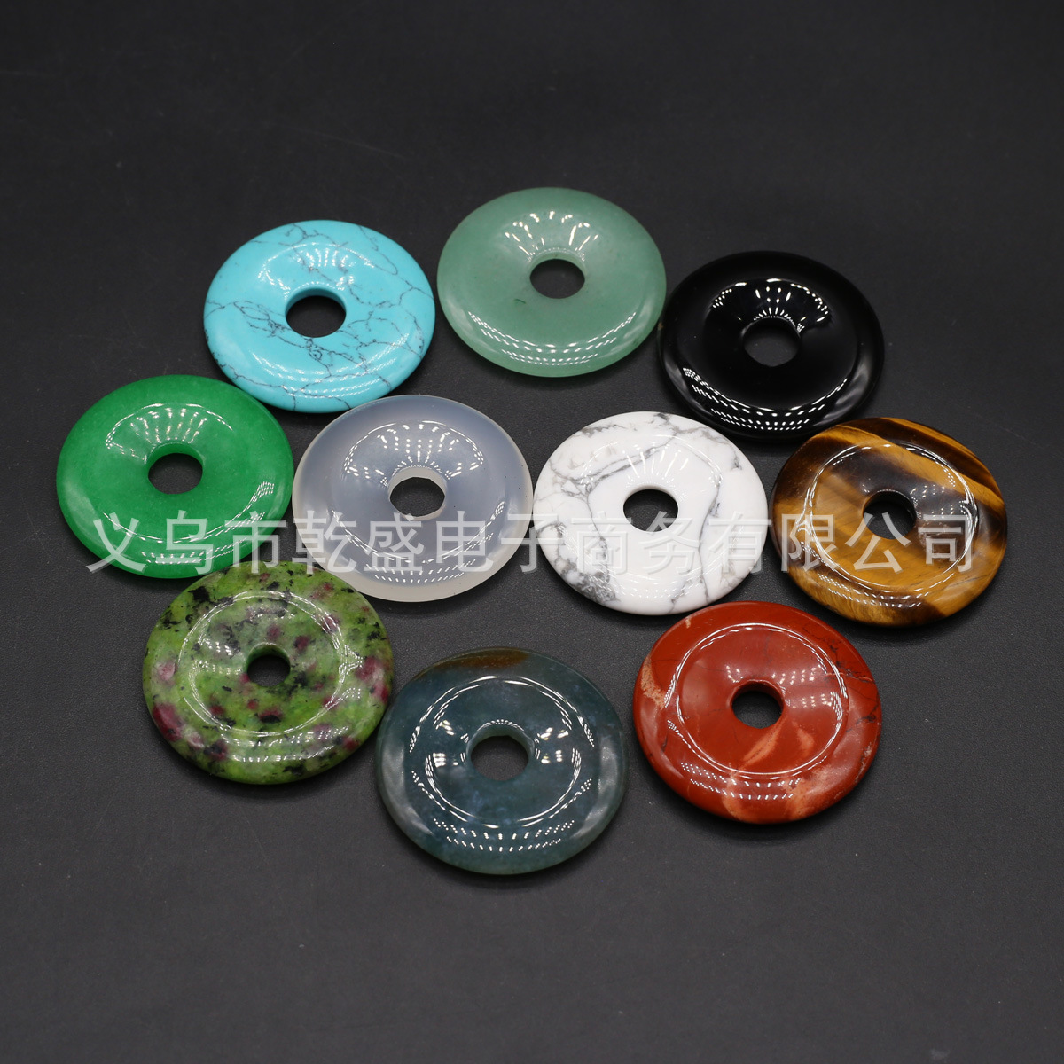 Cross-border natural stone crystal large hole bead 30mm pendant, safety buckle, diy hairpin, bracelet, accessory Application Scenario