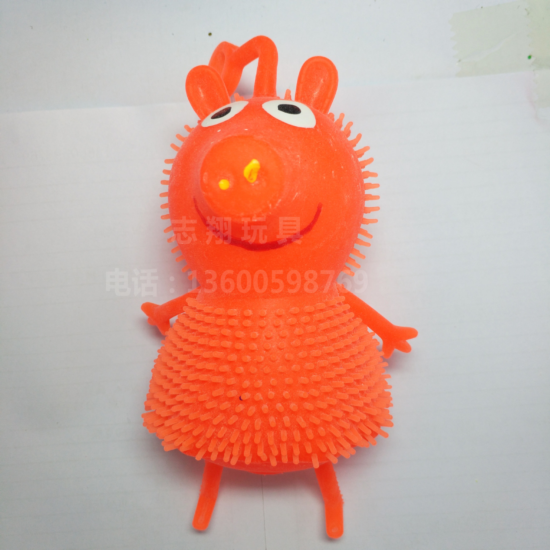 Piggy Little Sister's fluffy balls are cute and shiny. The fluffy balls emit light. TPR toys are selling well at the street stall and are sold directly by the manufacturer Specification image