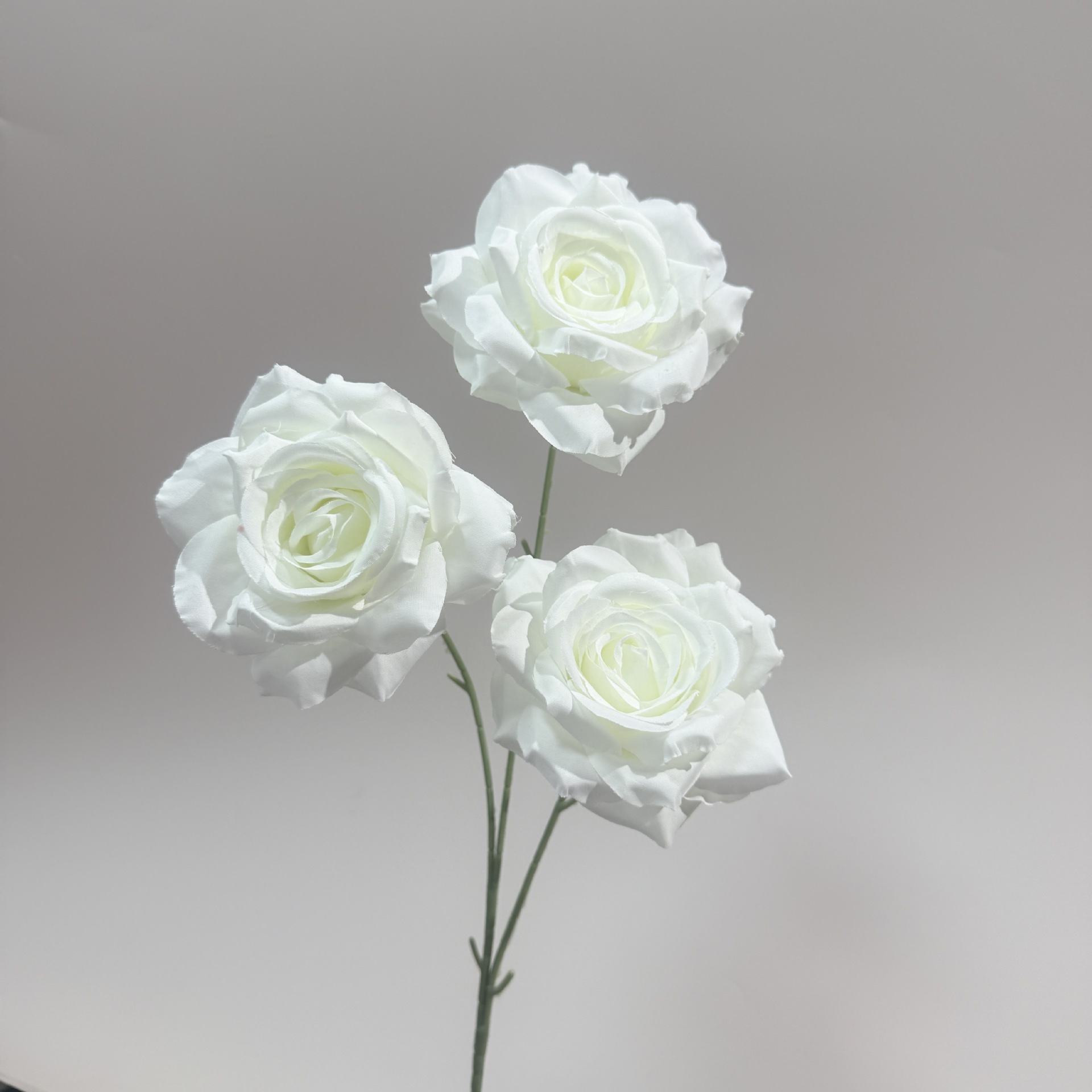 仿真花3头钻石玫瑰花婚庆装饰假花批发红色路引花材网红玫瑰瀑布产品图