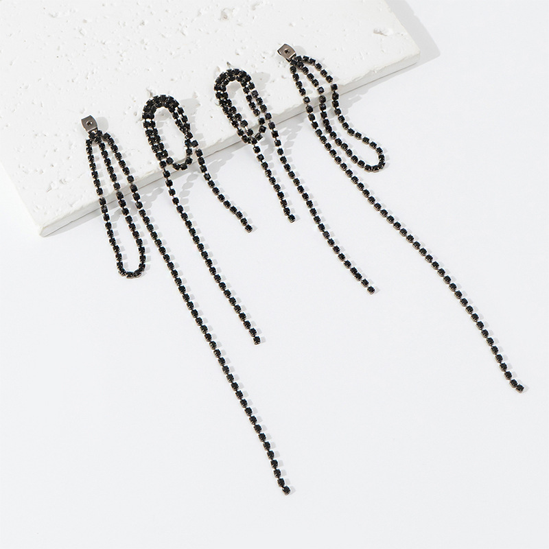 Manufacturer's supply of full-diamond tassel clip-on earrings, two-piece creative design, double-layer stacked earrings, feminine earrings, versatile accessories for banquets, wholesale Application Scenario