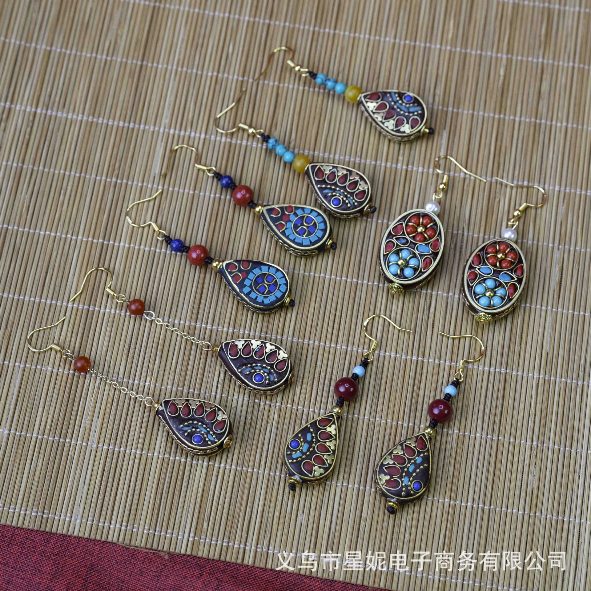 Thangka copper gold-plated pendant decorations, guitar necklaces, silver jewelry accessories, fashionable, individual and trendy accessory matching details Picture