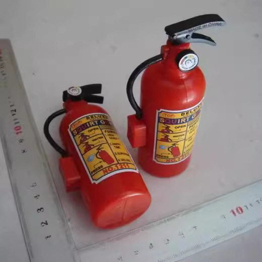Creative prank fire extinguisher water gun, red-shaped silicone water gun toy, funny pinch slow rebound small commodity Specification image