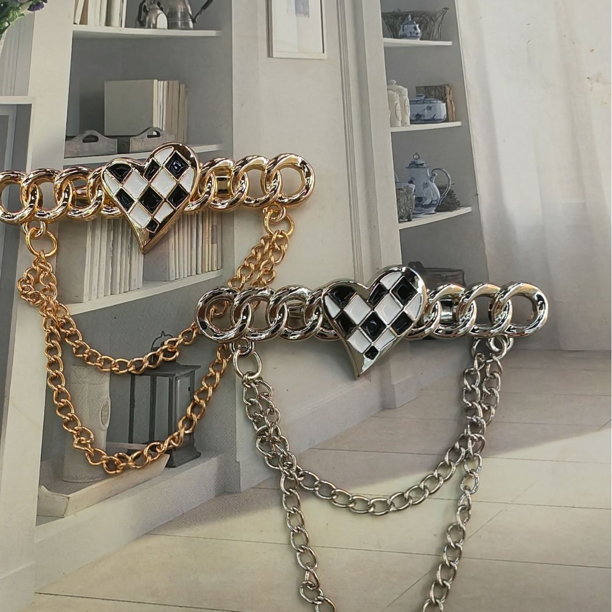 大牌风双环爱心小香风胸针2023新款潮时尚防走光高级感精致别针