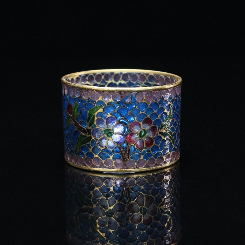 A traditional Chinese cultural craft gift, a cloisonne enamel transparent blue table cloth buckle