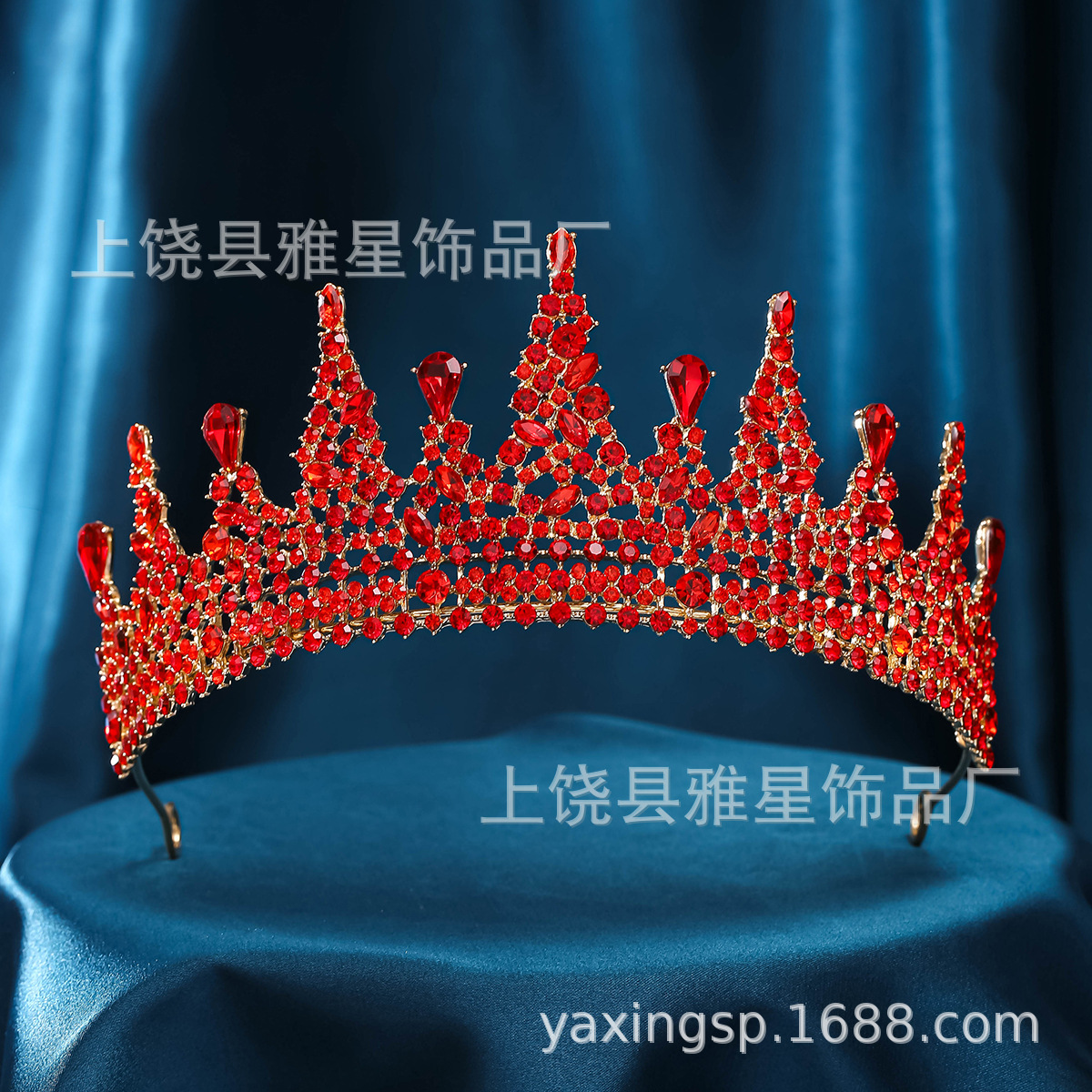 A luxurious golden diamond-encrusted crystal crown for the bride, a splendid tiara for the wedding, a dazzling headwear for the dinner and dance party, and an elegant star