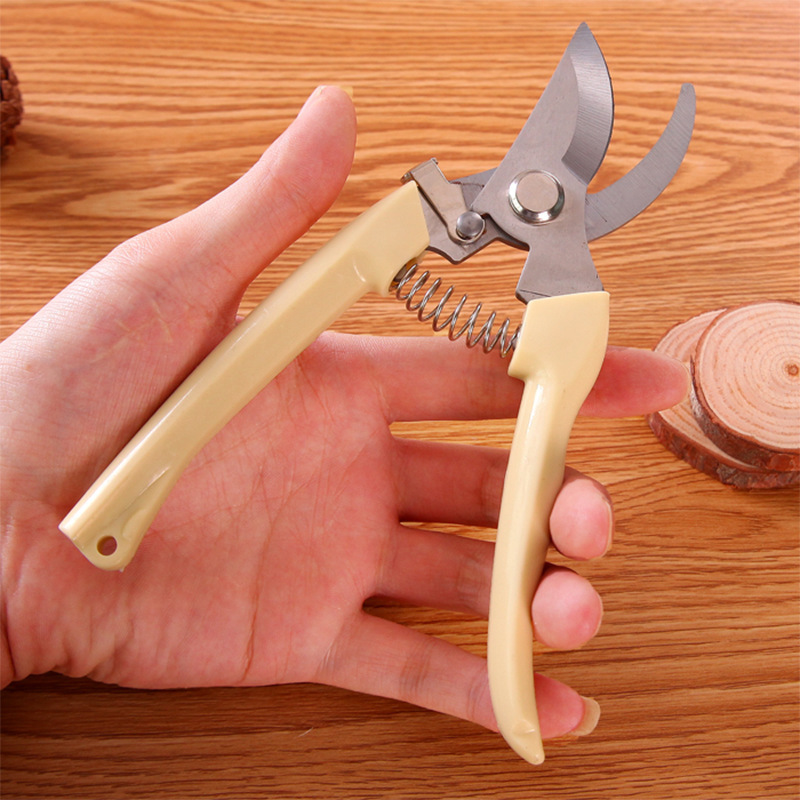 Stainless steel flower shears, pruning shears, branch shears, garden shears, thick branch shears, garden shears, fruit tree shears, hardware tools Application Scenario