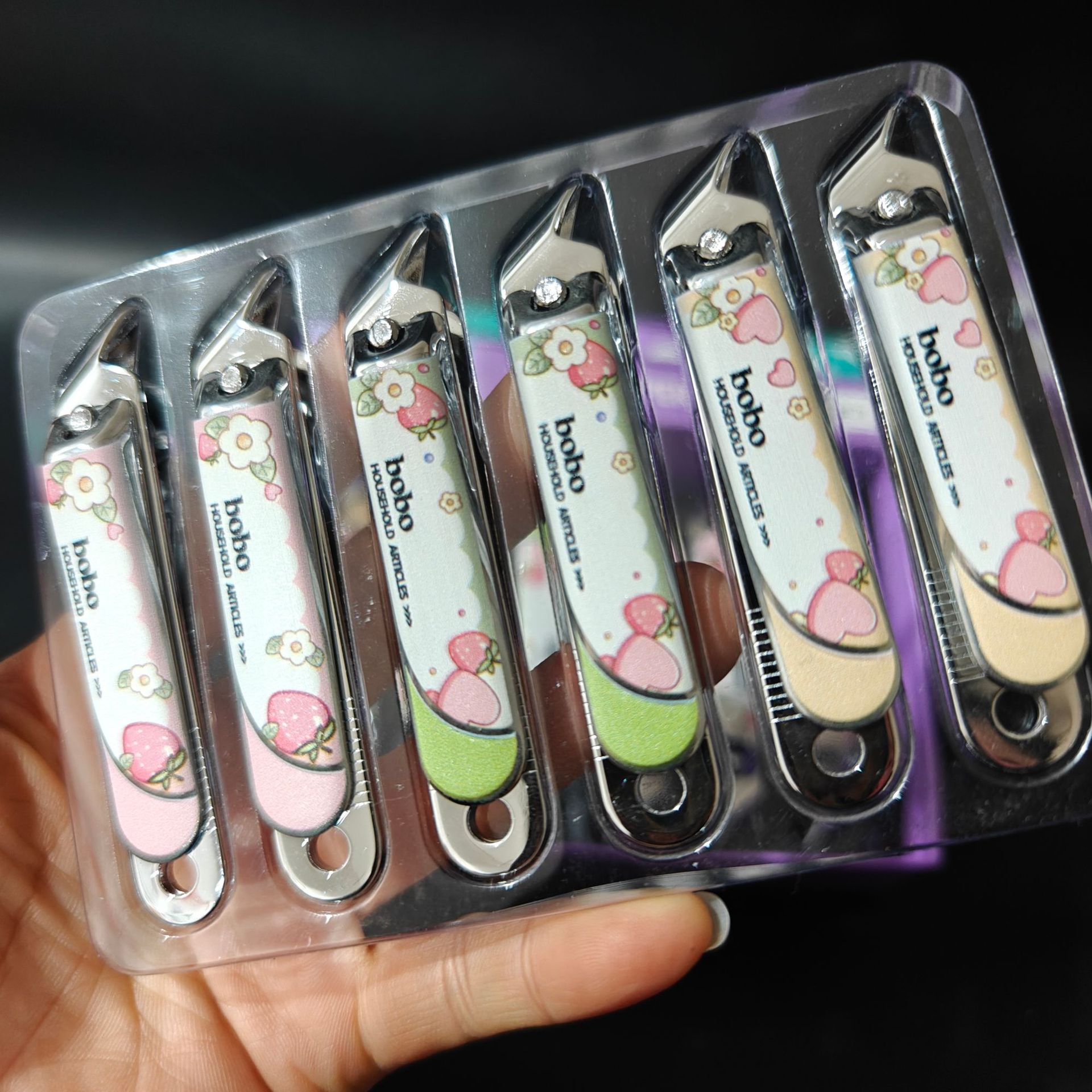 【 Office 】【bot888-1 】 Slanted nail clippers 12/ box 600/ box Nail clippers slanted cartoon cute nail clippers for household use, new nail clippers for men and women, wholesale 2 yuan Specification image
