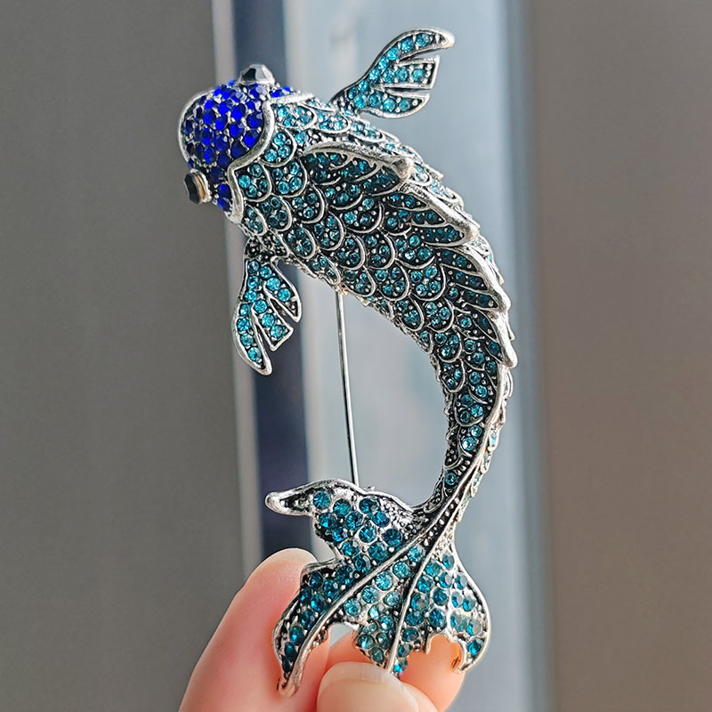 Cross-border bestseller high-end brooch, Chinese-style red koi water diamond brooch, pin, overcoat suit, carp festival brooch Application Scenario