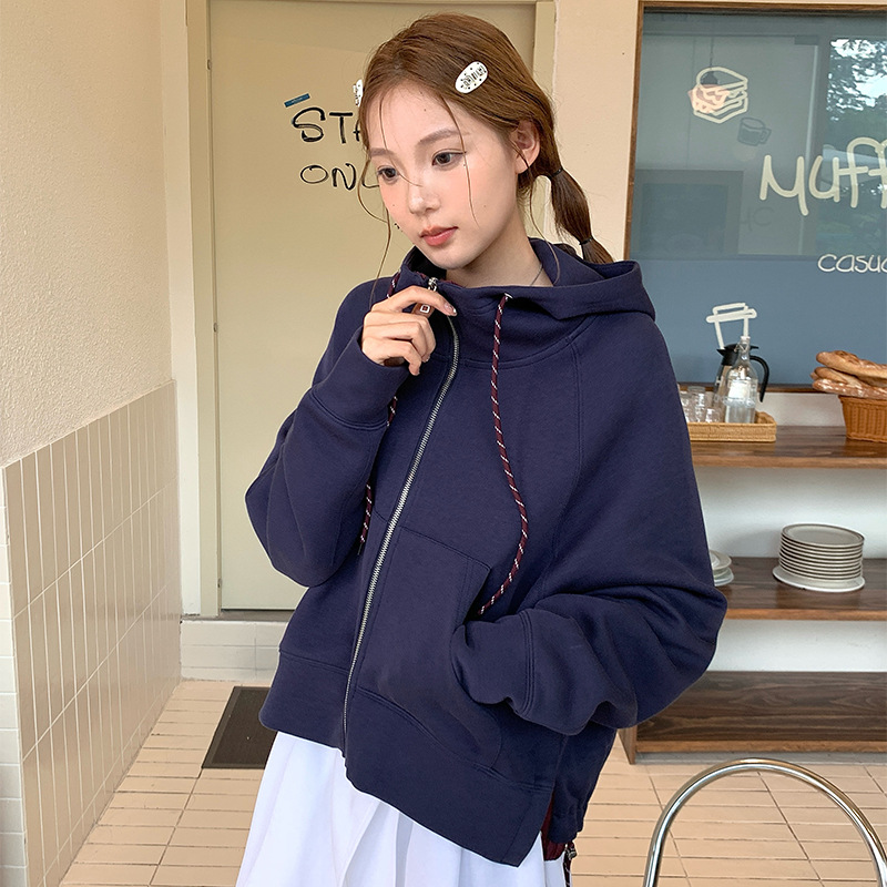 A real grey casual sporty style color-blocking hooded sweatshirt for women, a versatile and relaxed top for autumn and winter details Picture