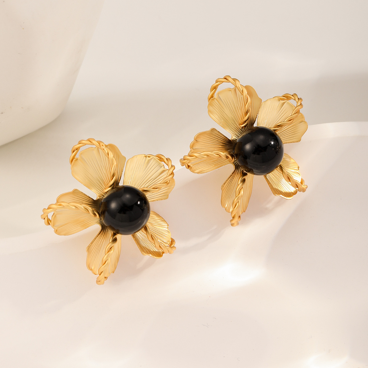 Nasha Cross-border Exclusive three-dimensional exaggerated flower earrings, exaggerated high-end design sense, S925 silver needle stud earrings for women details Picture