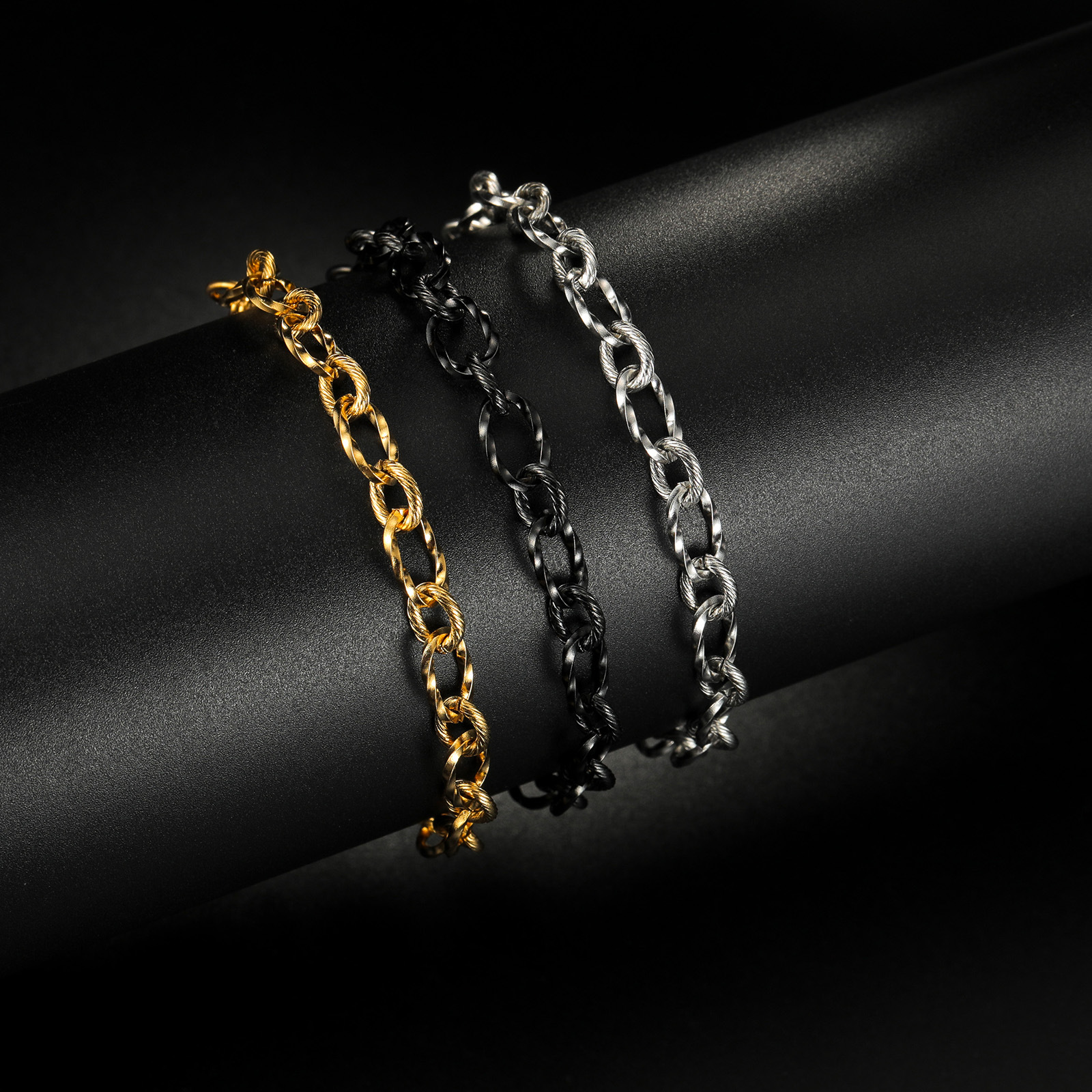 Amazon's new stainless steel twist chain bracelet jewelry, a fashionable and popular bracelet accessory for couples