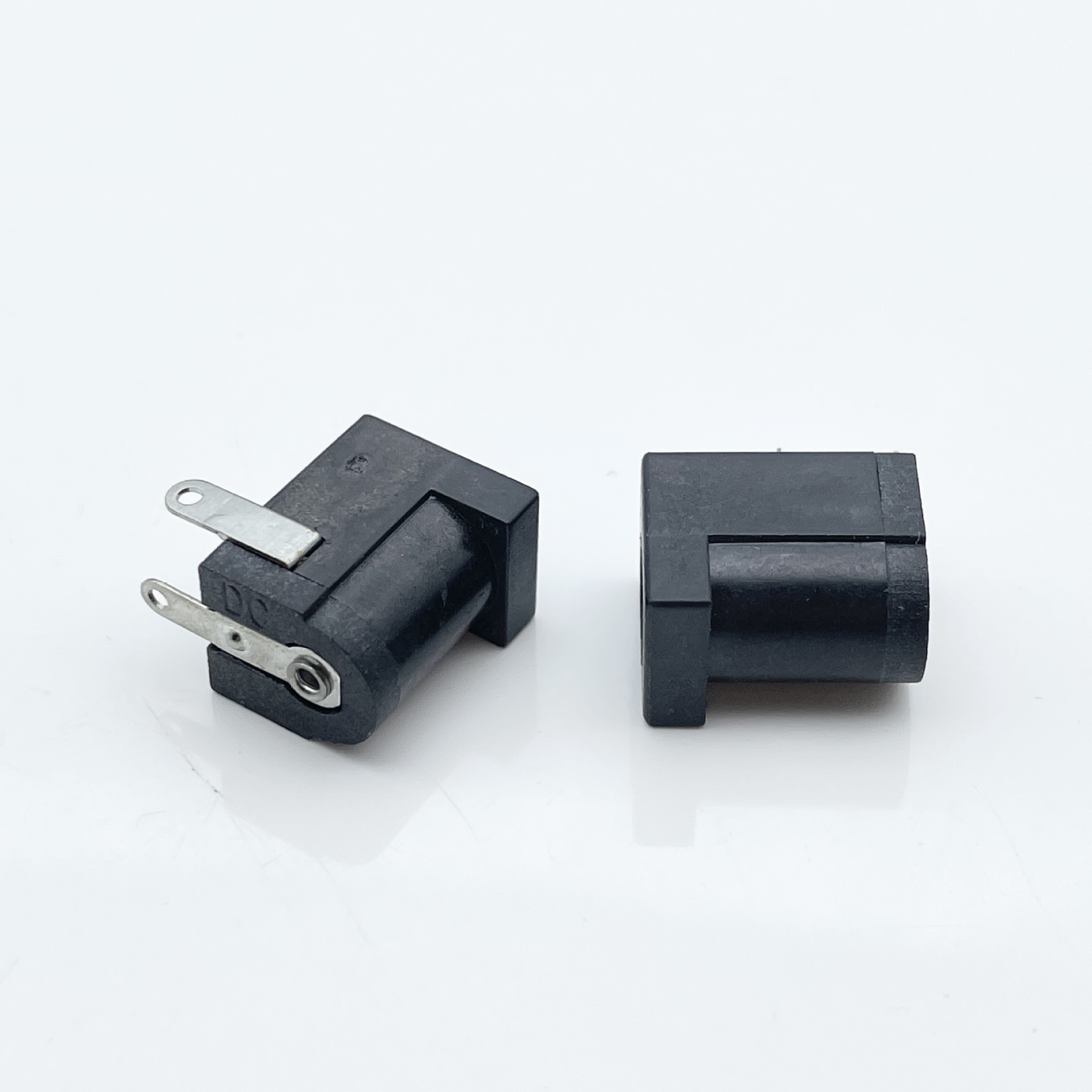DC-005直流电源插座DC电源插座5.5×2.1mm/2.5mm Application Scenario
