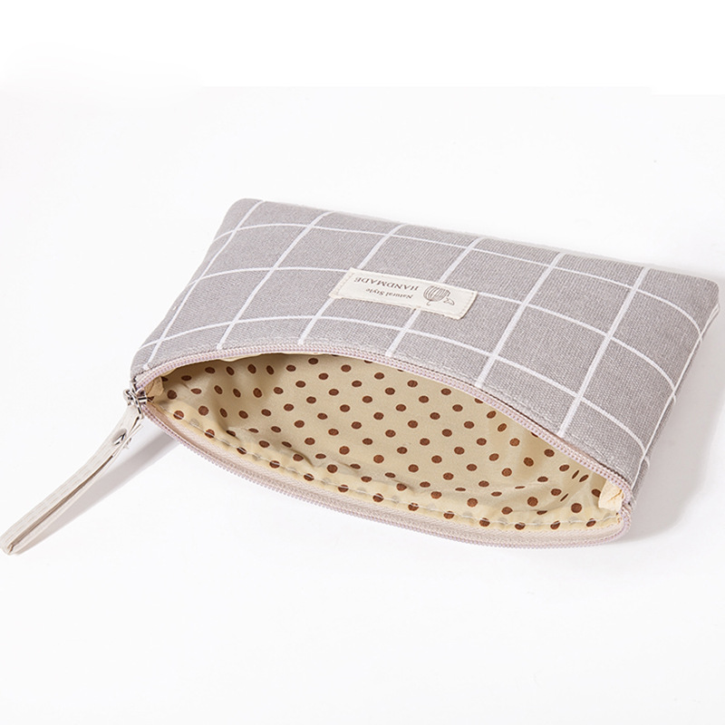 Large multi-functional canvas makeup bag, Japanese and Korean casual hand-held toiletries storage bag, student pen case in stock Item Picture