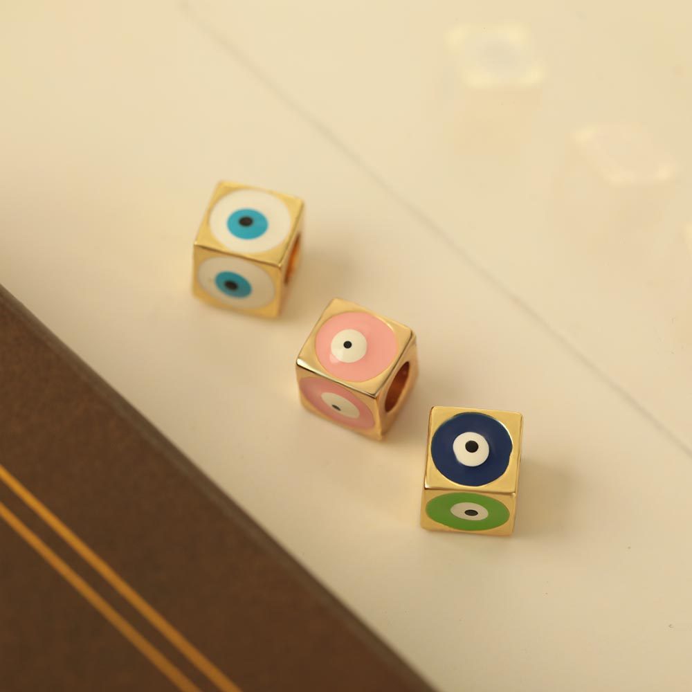 New women's accessories: Square oil-dripping Devil's Eye necklace, bracelet, pendant, pendant, handcrafted small accessories Specification drawing