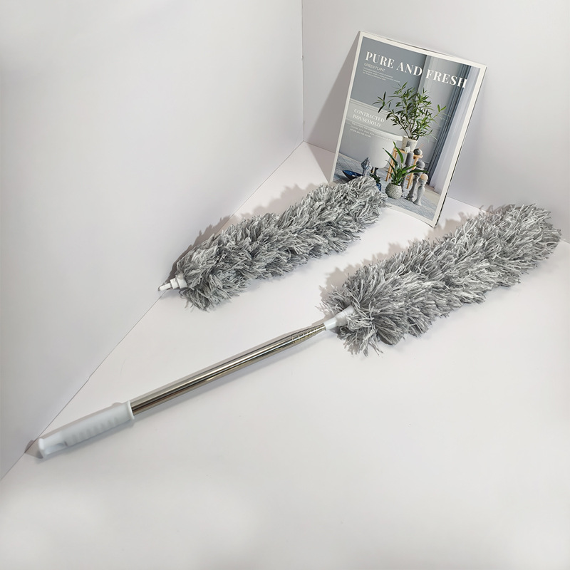 Factory direct sales of telescopic and extended feather duster, a household cleaning and dust removal wonder for ceiling cleaning, dust removal Zen Application Scenario