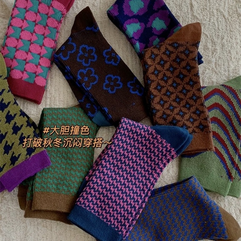 Retro checkered socks, women's geometric striped mid-calf socks, Maillard double-needle double-path niche design Dui Dui socks details Picture