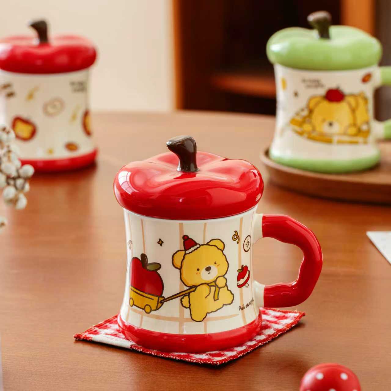 Creative covered ceramic cup, Apple Bear mug, Love Lover souvenir set, large capacity water cup with handle Application Scenario
