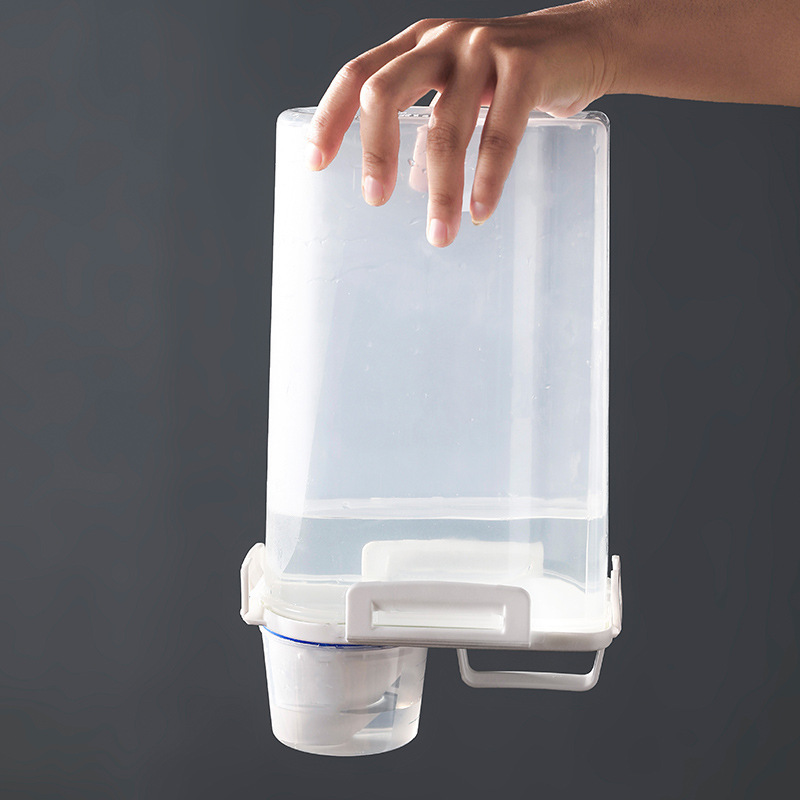 Five-grain storage box, household moisture-proof and insect-proof rice bucket, flour storage jar, sealed jar, kitchen wonder, multi-grain jar Application Scenario