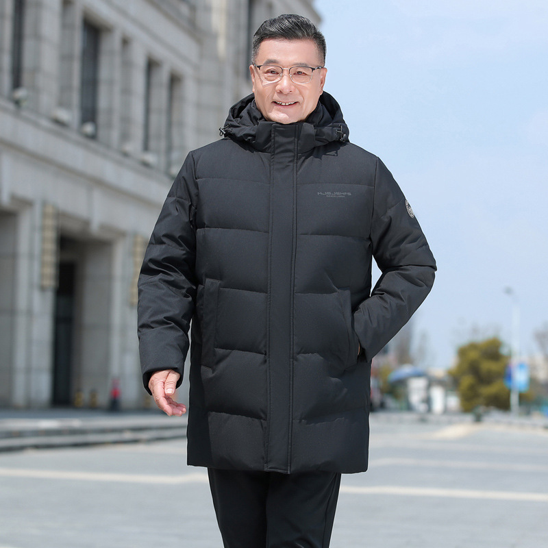 For middle-aged and elderly people, this is a thick, large-sized, windproof, hooded, and extremely cold down jacket for grandpa and dad