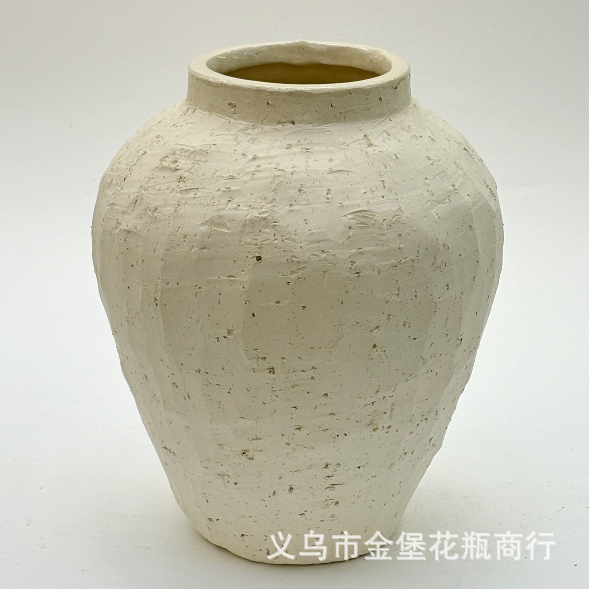Wabi sabi viento arroz blanco cerámica floral vintage cerámica gruesa textura hotel modelo cuarto mobiliario botella Application Scenario