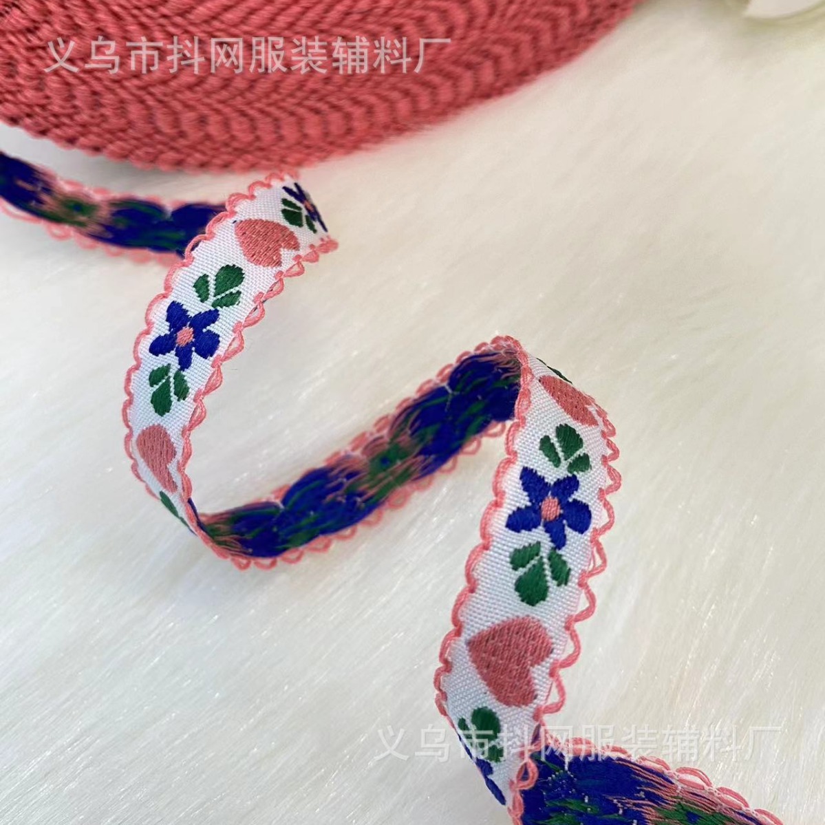 1-5 -1.9cm من الشريط القماش المستخدم في حزم القماش الملبوسة باليد من أجل الموضة ذات الرسوم الكاريكاتونية عند الأذنين الخشبي Specification image