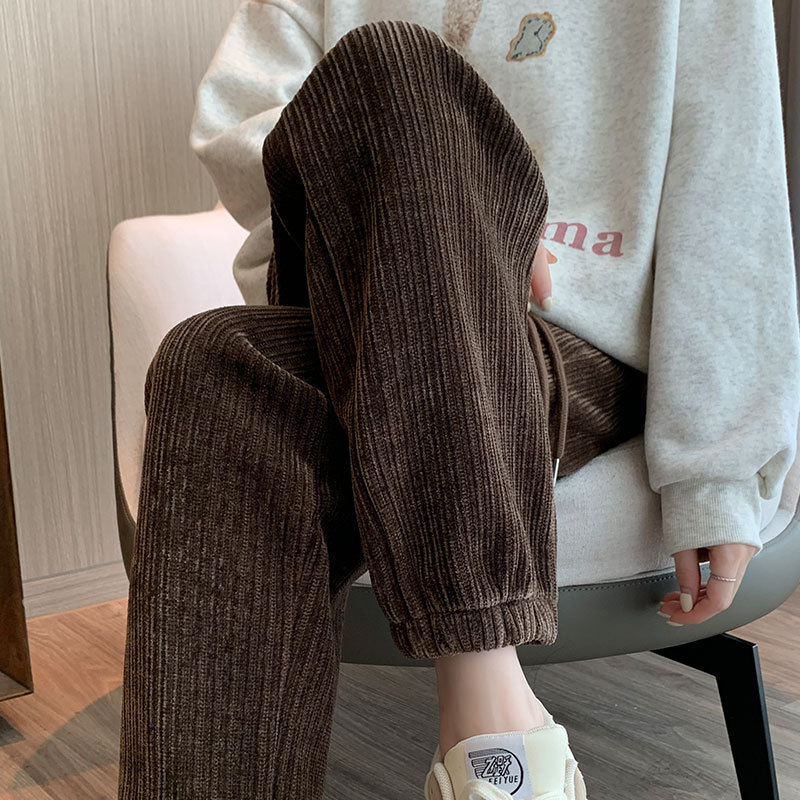 Pink corduroy pants for women's autumn and winter 2025 new style radish pants, tight-fitting nine-inch sportswear pants, casual and fleece sweatpants Application Scenario