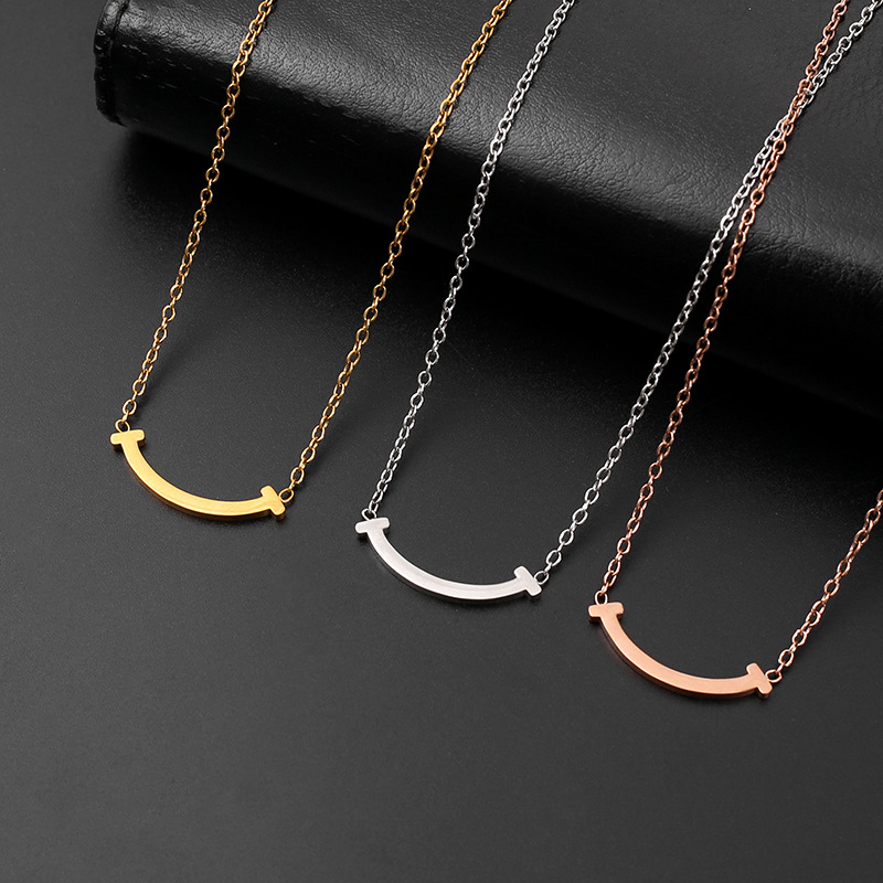 European and American stainless steel smile necklace, V gold vacuum rose gold collarbone chain factory direct sales, necklace titanium steel jewelry details Picture