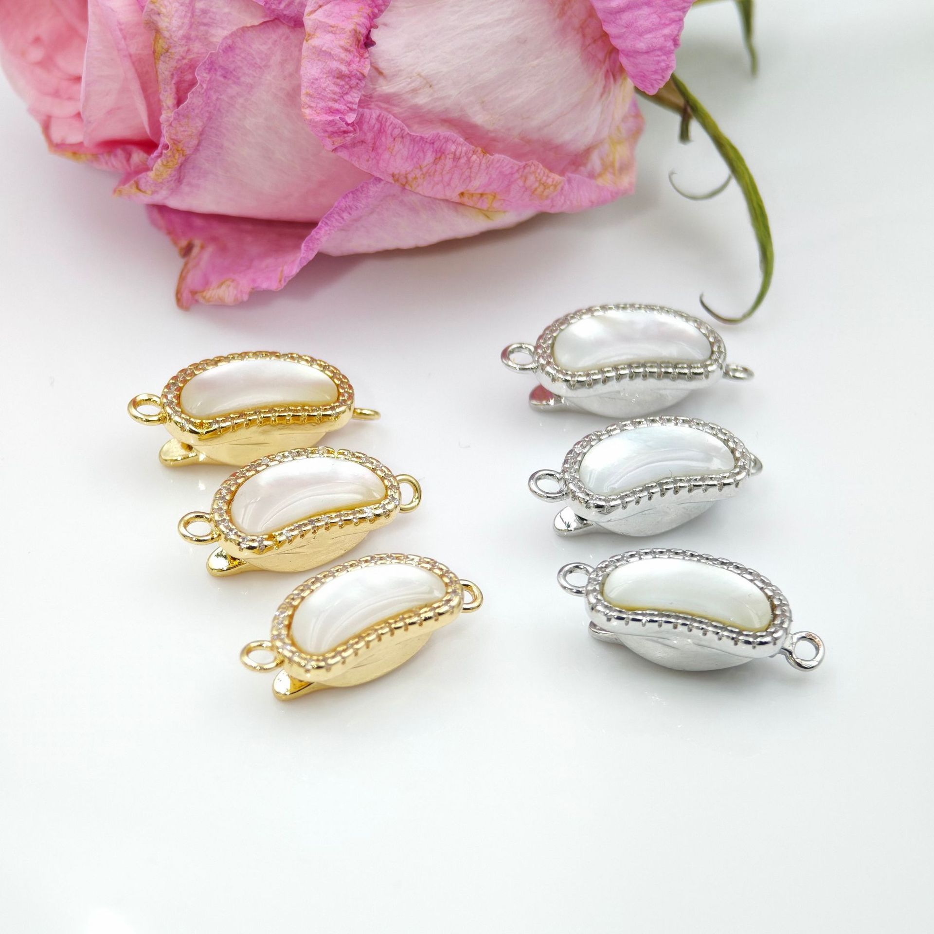 Pearl necklace, ingot clasp, cashew nuts, white scallops, diy accessories, handcrafted end connection clasp, bracelet, stick press clasp Application Scenario