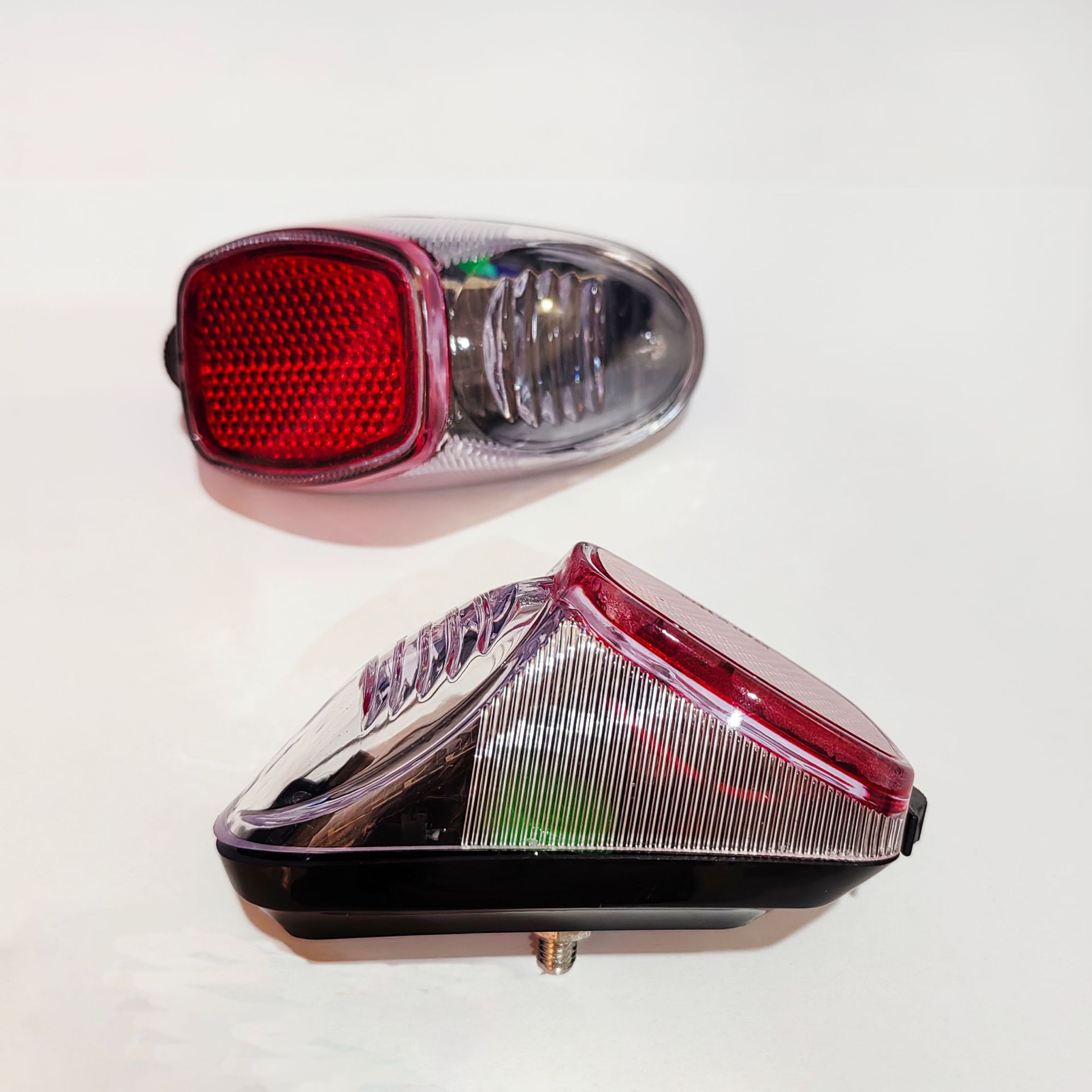 Bicycle rear taillights, solar mudguard installation lights, night riding reflective film warning lights, safety night riding rear taillights Application Scenario