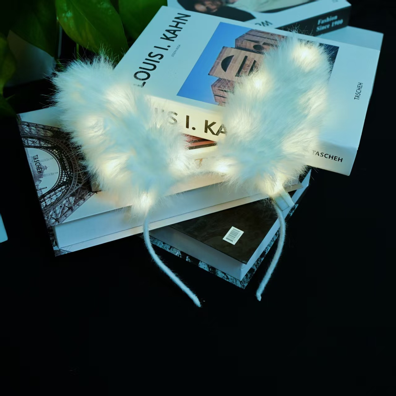 New products for street vending: thickened fox fur rabbit ears, luminous headbands, night market street stalls, small gifts, and luminous toys wholesale Application Scenario