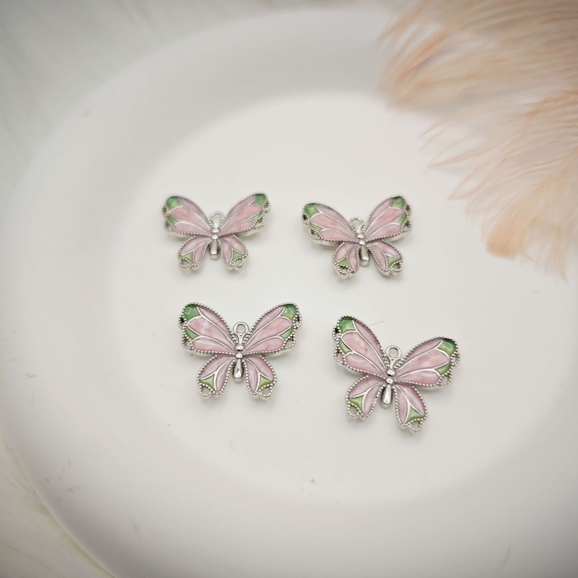 Copper oil-dripping butterfly pendant, diy handcrafted jewelry accessory, beaded bracelet, necklace accessory, pendant Specification image