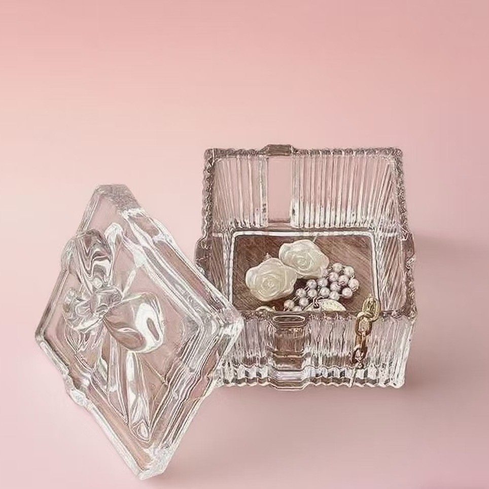Heart-shaped glass bottle embossed decorative item, glass ball, European-style girlish storage box, retro bow jewelry box details Picture