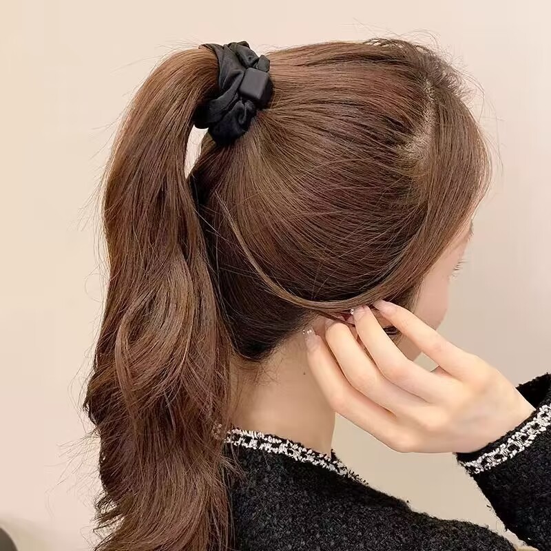 The matte round bead square simple hair band from Dongdaemun, South Korea, is a versatile and elegant hair accessory with a durable leather band Specification image
