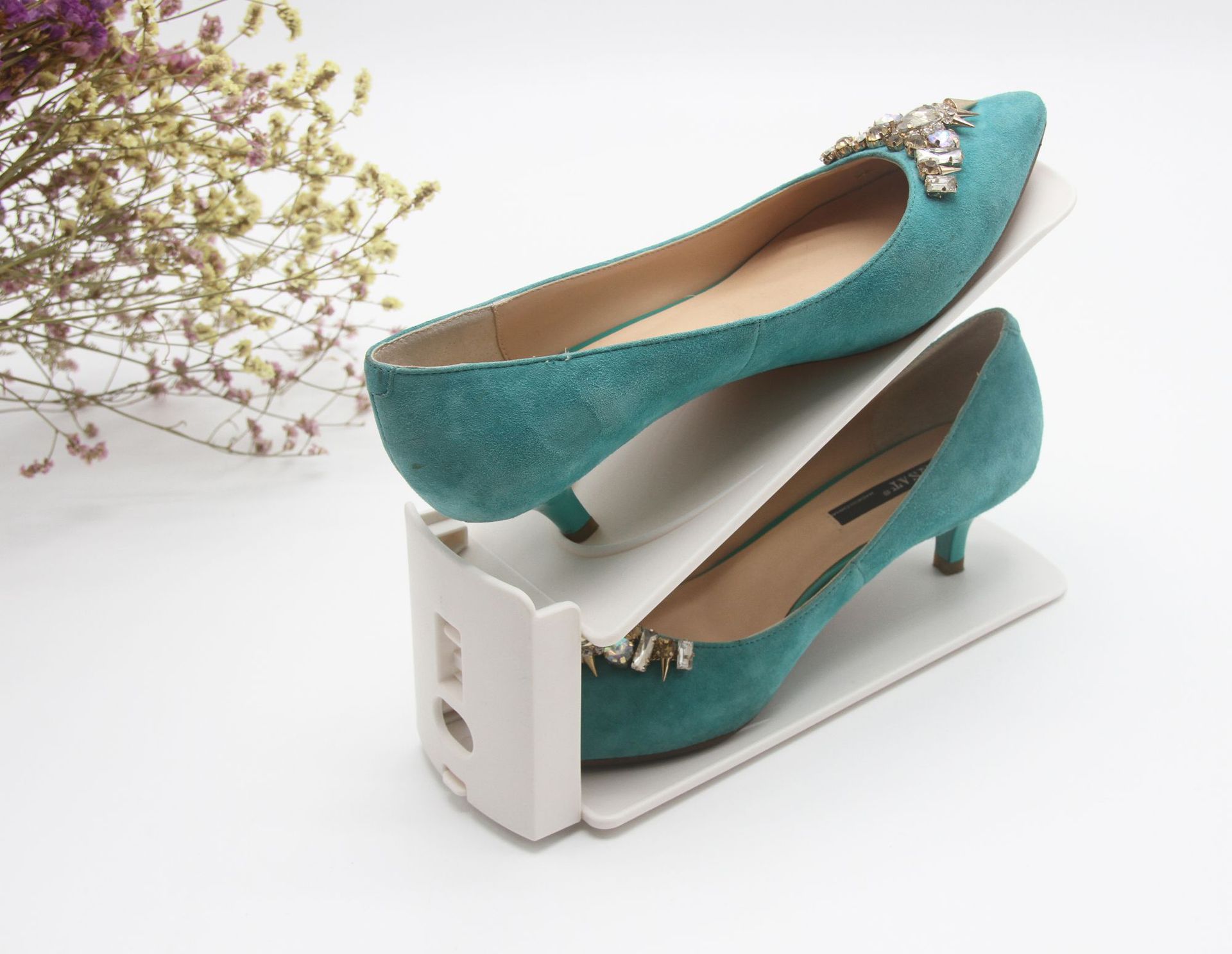 The 2018 new model of plastic shoe tray and shoe rack is a multi-functional, detachable and adjustable double-layer simple high-tech storage wonder details Picture