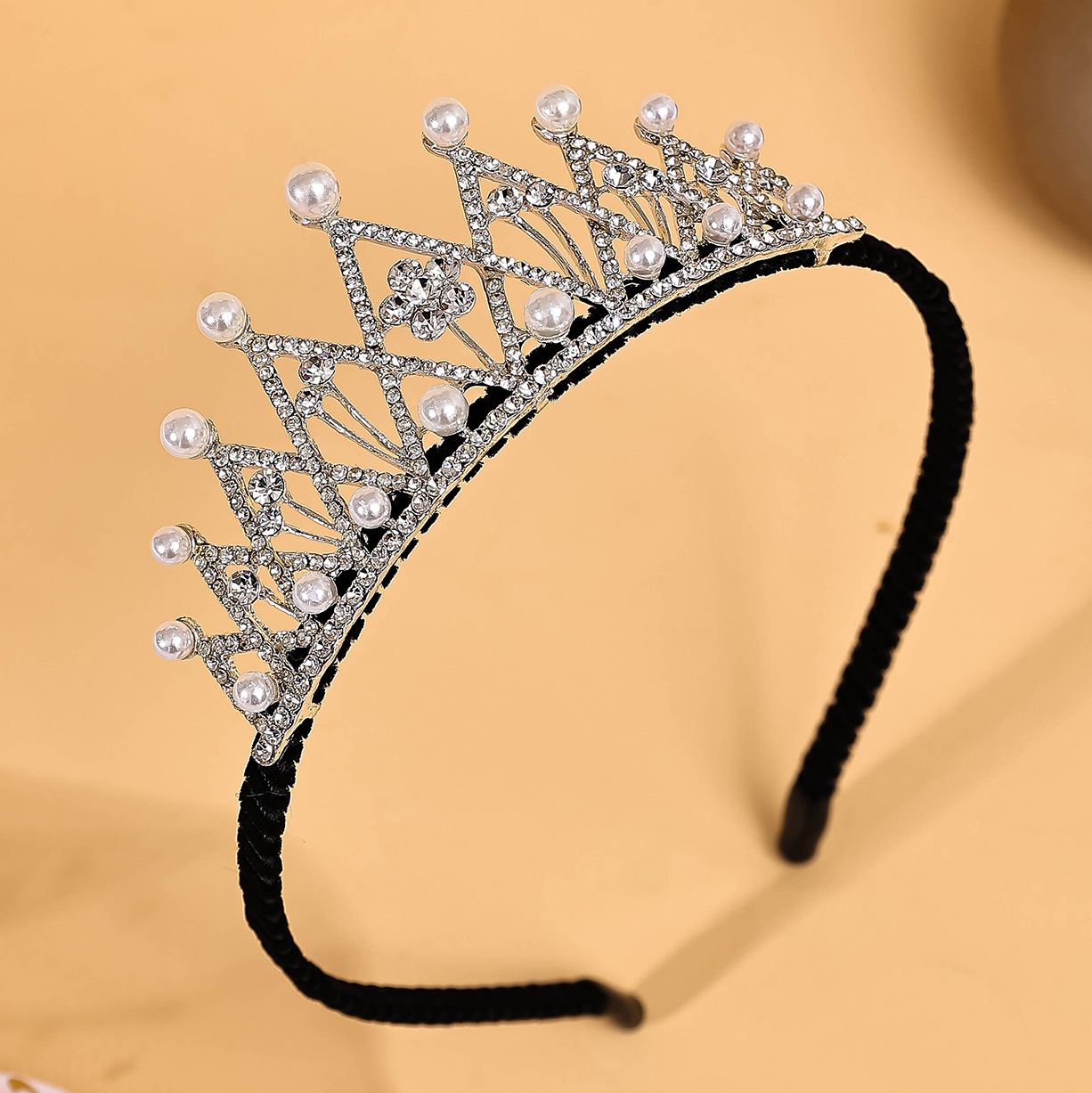 Korean children's crown headband, anti-slip and hair-pressing for girls, cute princess girl headwear, crystal little girl crown performance Application Scenario