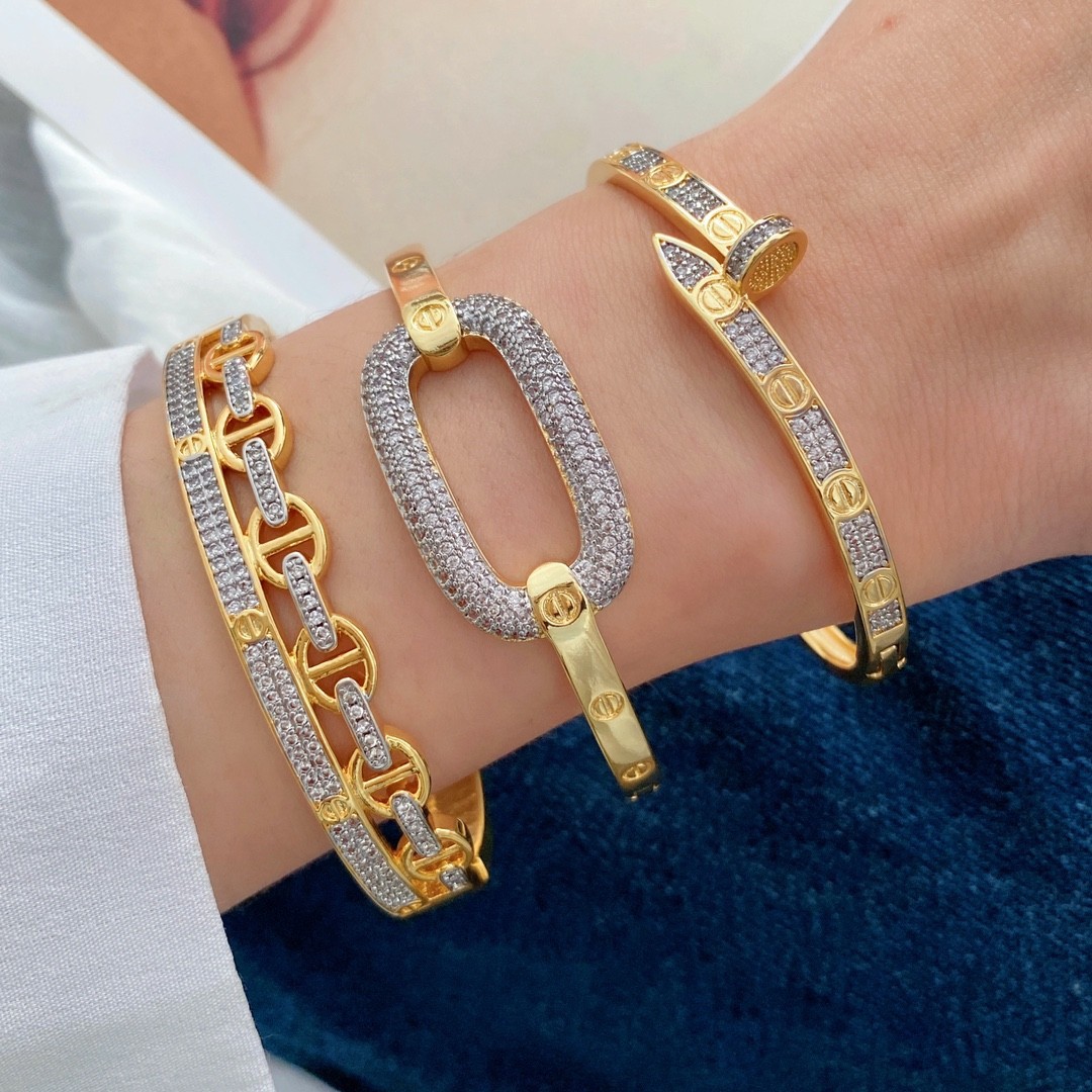 European and American fashion, minimalist style, nail pig nose inlaid zircon two-color electroplated ring bracelet, high-end look set