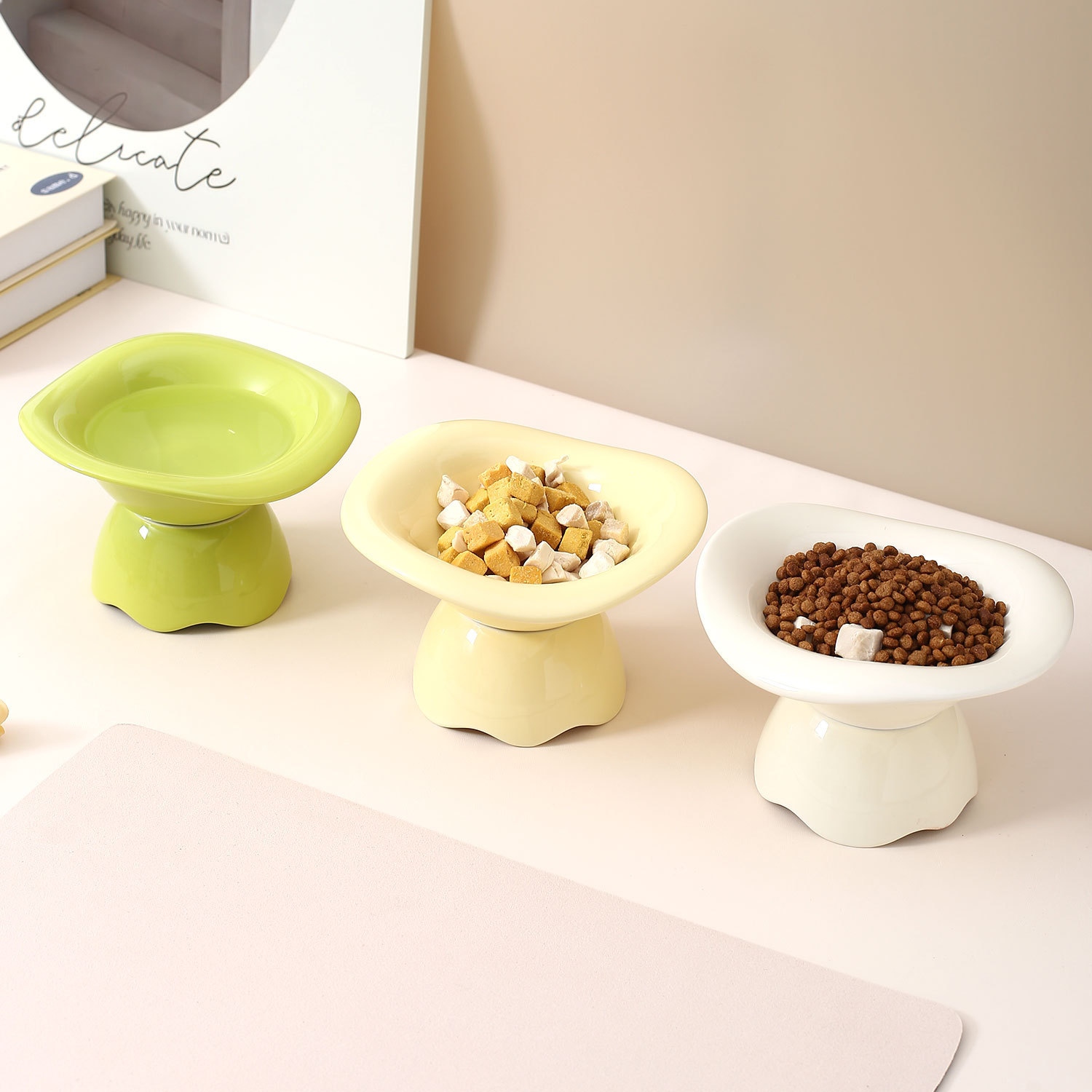 Cream-style series split wavy pet bowl, household ceramic cat bowl and dog bowl, high-legged neck guard bowl, cat and dog food bowl Application Scenario