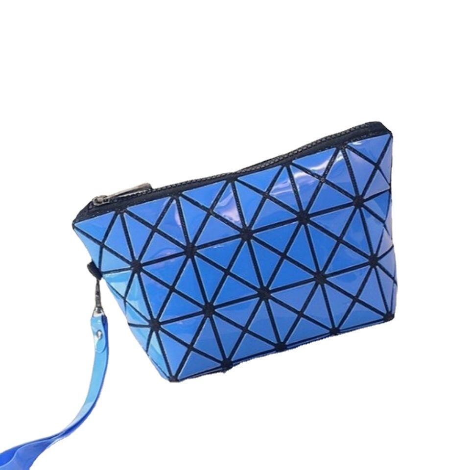 The new portable hand-held makeup bag from INS features a large-capacity travel geometric diamond-shaped versatile folding hand-held wallet for women Specification image