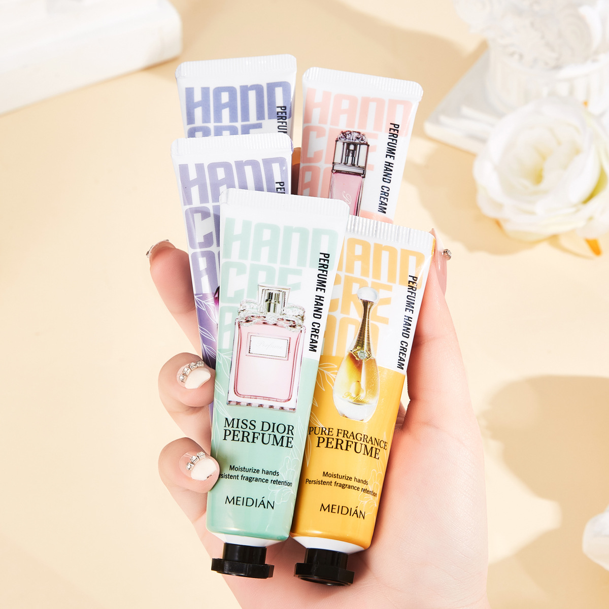 【 Exclusive for Foreign Trade 】 The Meidian Perfume Hand Cream Set is smooth, delicate, fresh and leaves a lingering fragrance. The small stick is portable Application Scenario