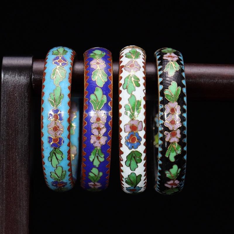 Beijing Cloisonne vintage collectibles, classical ethnic copper body cloisonne enamel jewelry 14# flat opening bracelet Application Scenario