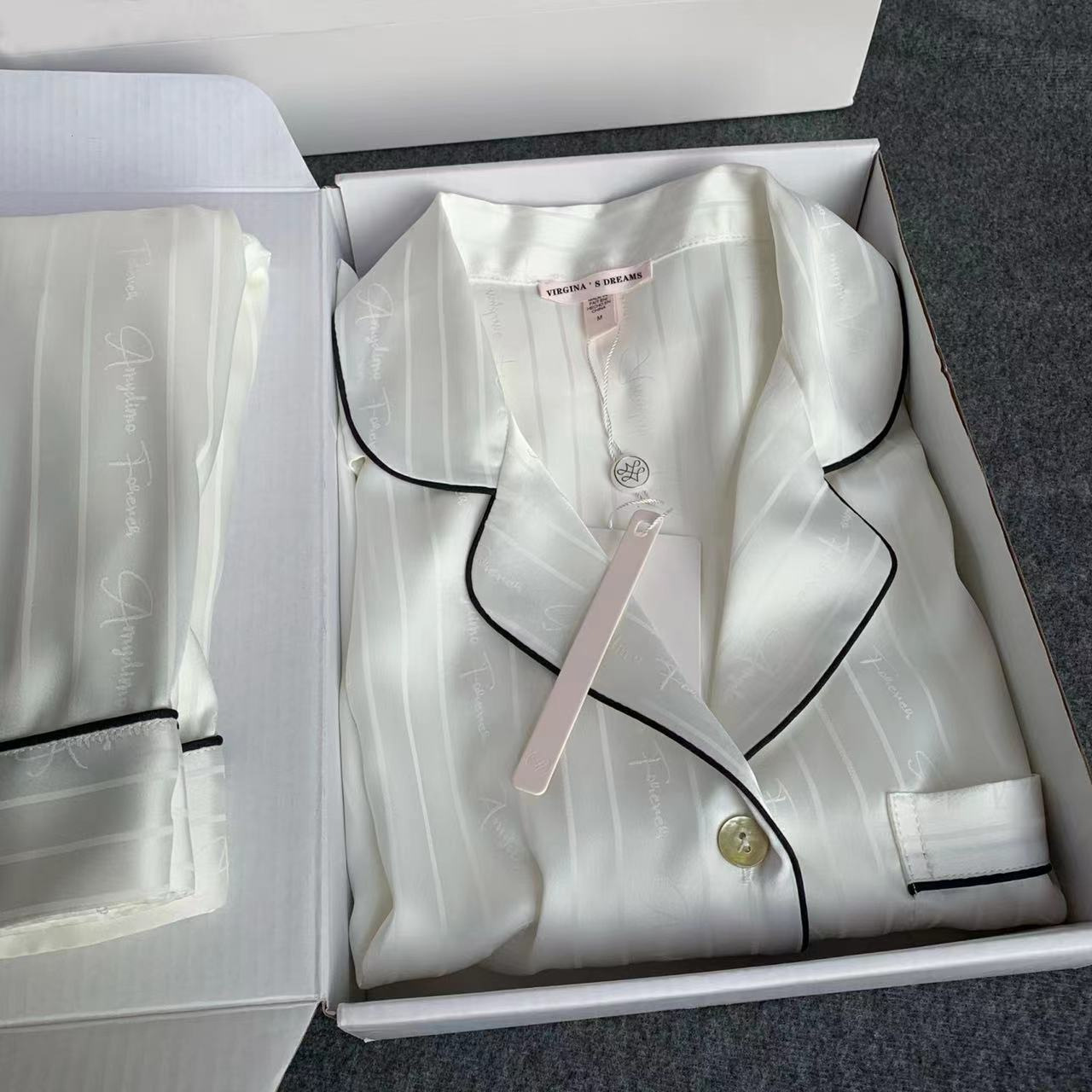 Pajama women Spring and Autumn long-sleeved and long-pants light luxury Korean style lettered jacquard thin cool cool Internet celebrity live-streaming plate-size set details Picture