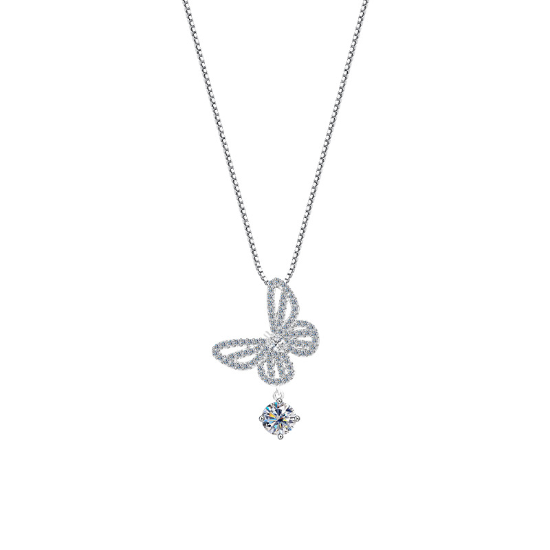 Zhuoheng Select S925 Pure Silver Moissanite Necklace For Women, A High-End And Niche Queen Iris Pendant Necklace Application Scenario