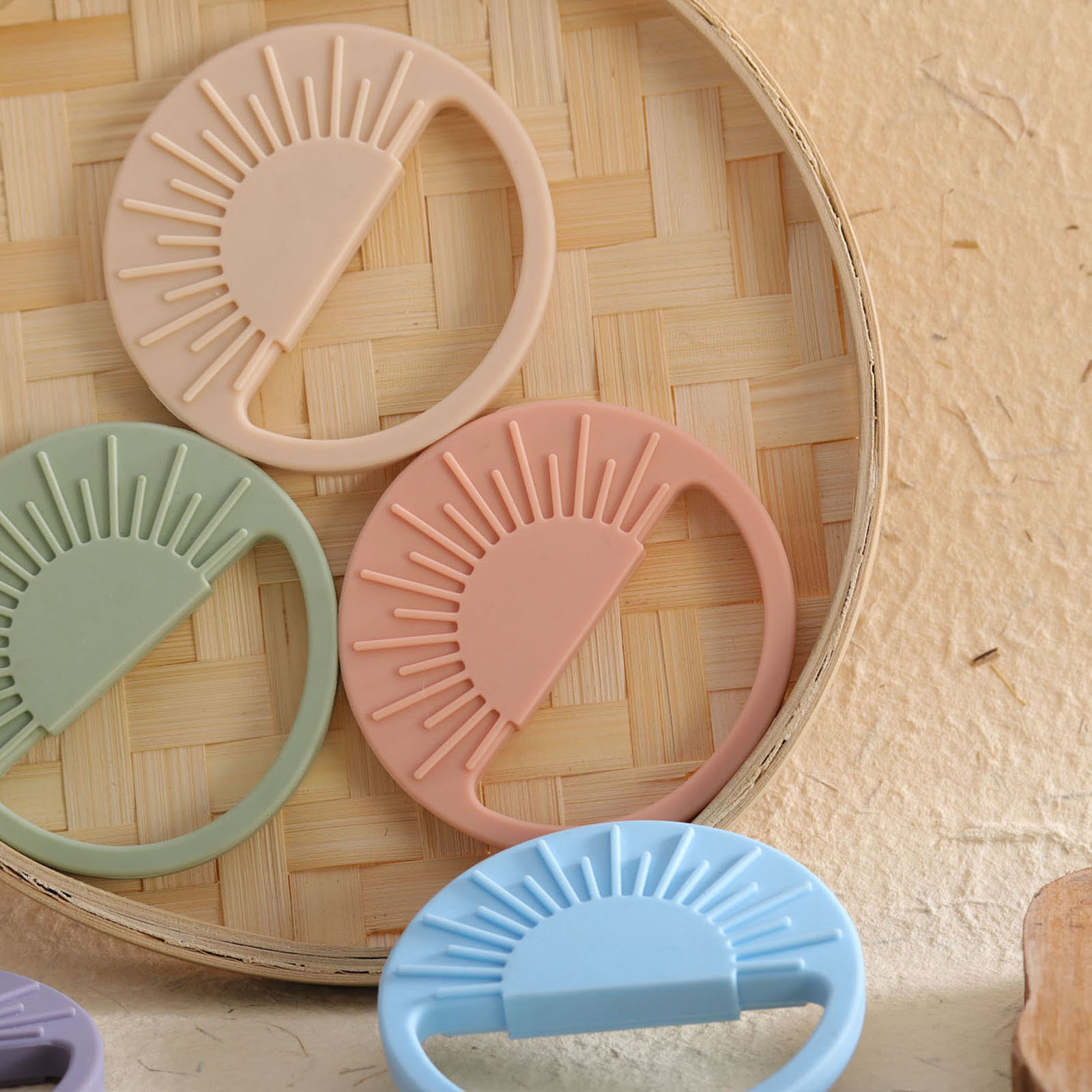 食品级硅胶婴儿牙胶玩具宝宝咬咬胶磨牙太阳牙胶磨牙棒锻炼咀嚼