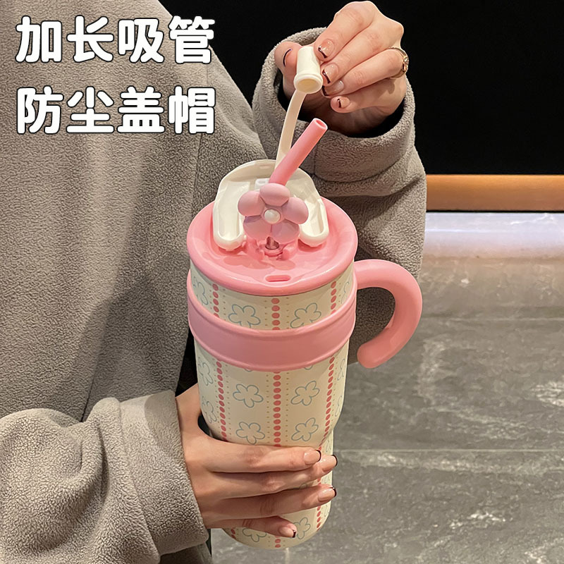 Ceramic inner liner insulated cup, giant handle ice cup, double-drinking straw water cup, large-capacity women's cup with high appearance level Application Scenario