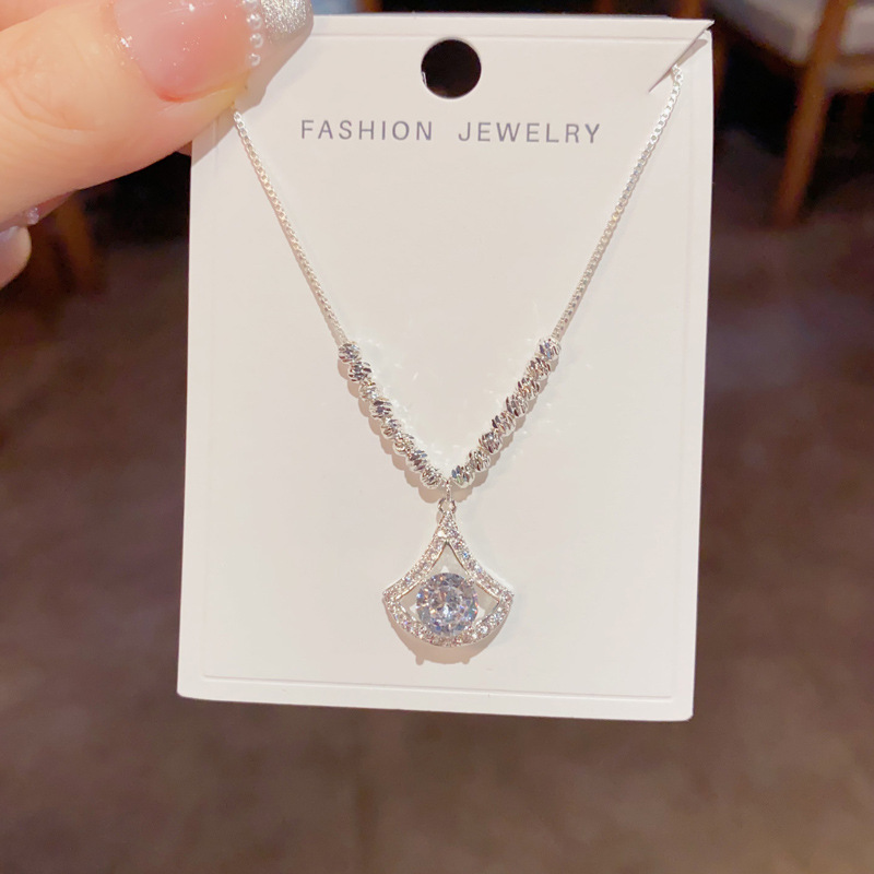 Summer's new, niche and fashionable design, thick silver full diamond dress pendant necklace, unique, light luxury and versatile necklace Application Scenario