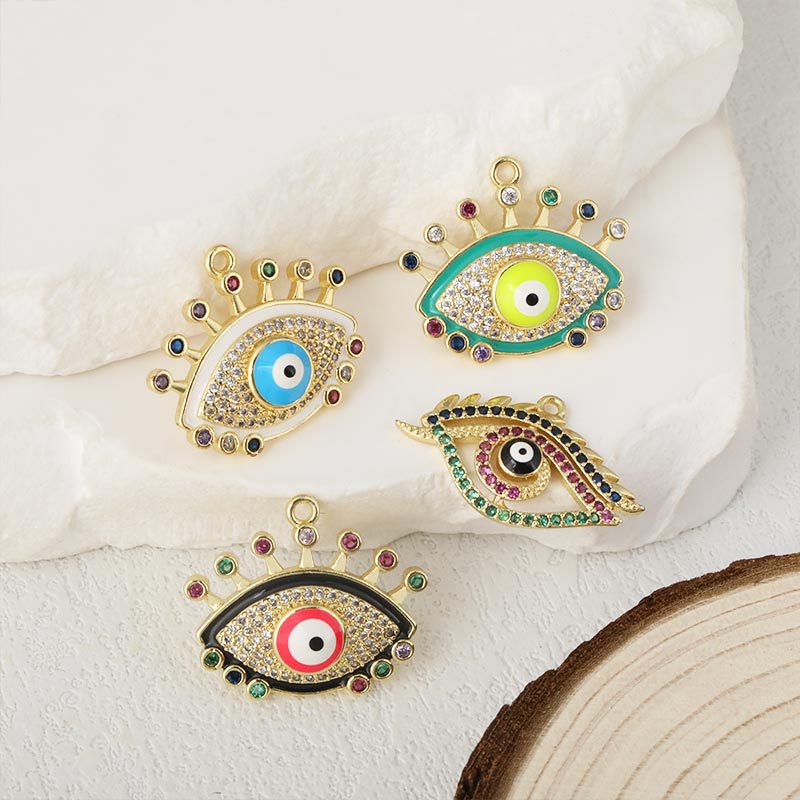 Wholesale of new accessories on AliExpress and Amazon: Colored zircon collarbone chain, oil drip enamel eye pendant necklace Application Scenario