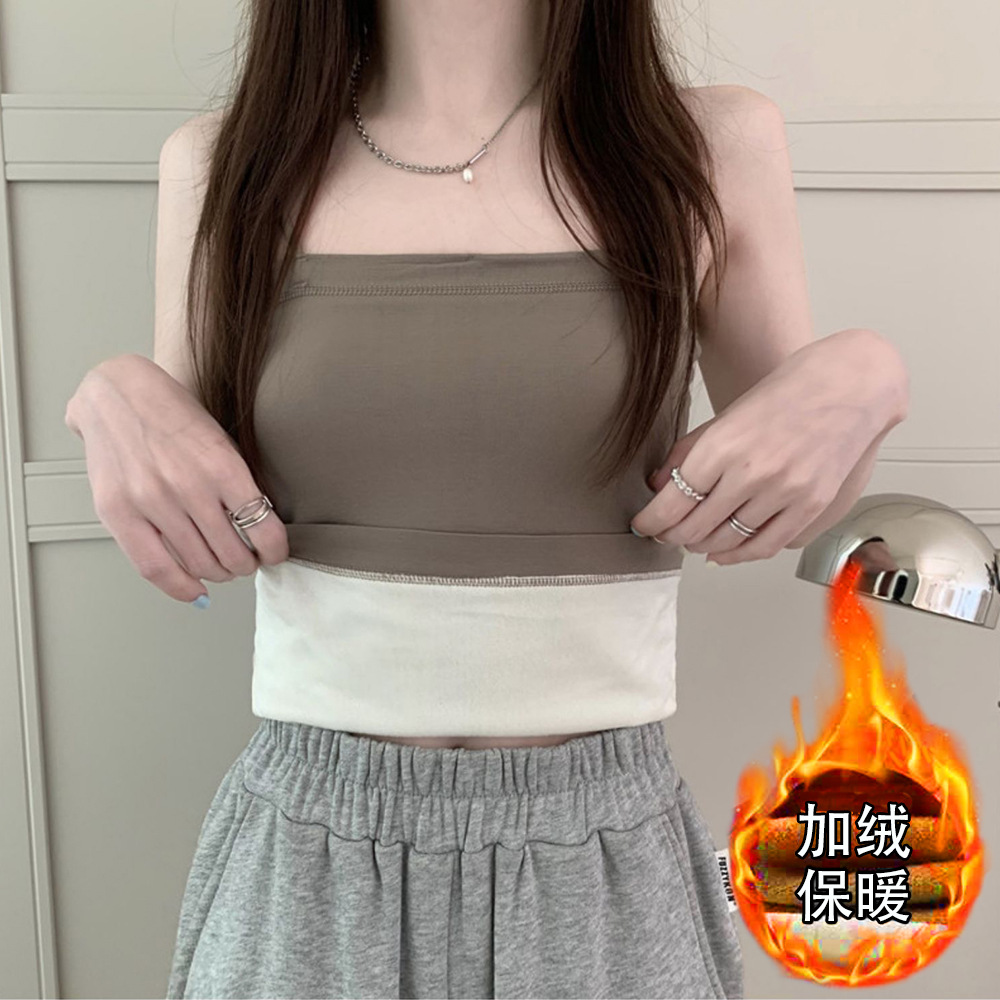 This autumn and winter bestseller is a thickened and fleece 1806 halter thermal vest with a chest pad. It can be worn as an inner layer and an outer layer with a base vest for women full figure
