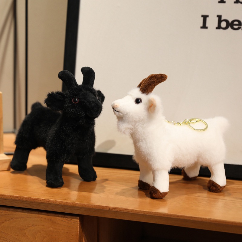 Cross-border best-selling black and white goat small pendant dolls, stuffed toys, and plush toys are available for wholesale at our boutique as gifts for boyfriends and girlfriends Application Scenario