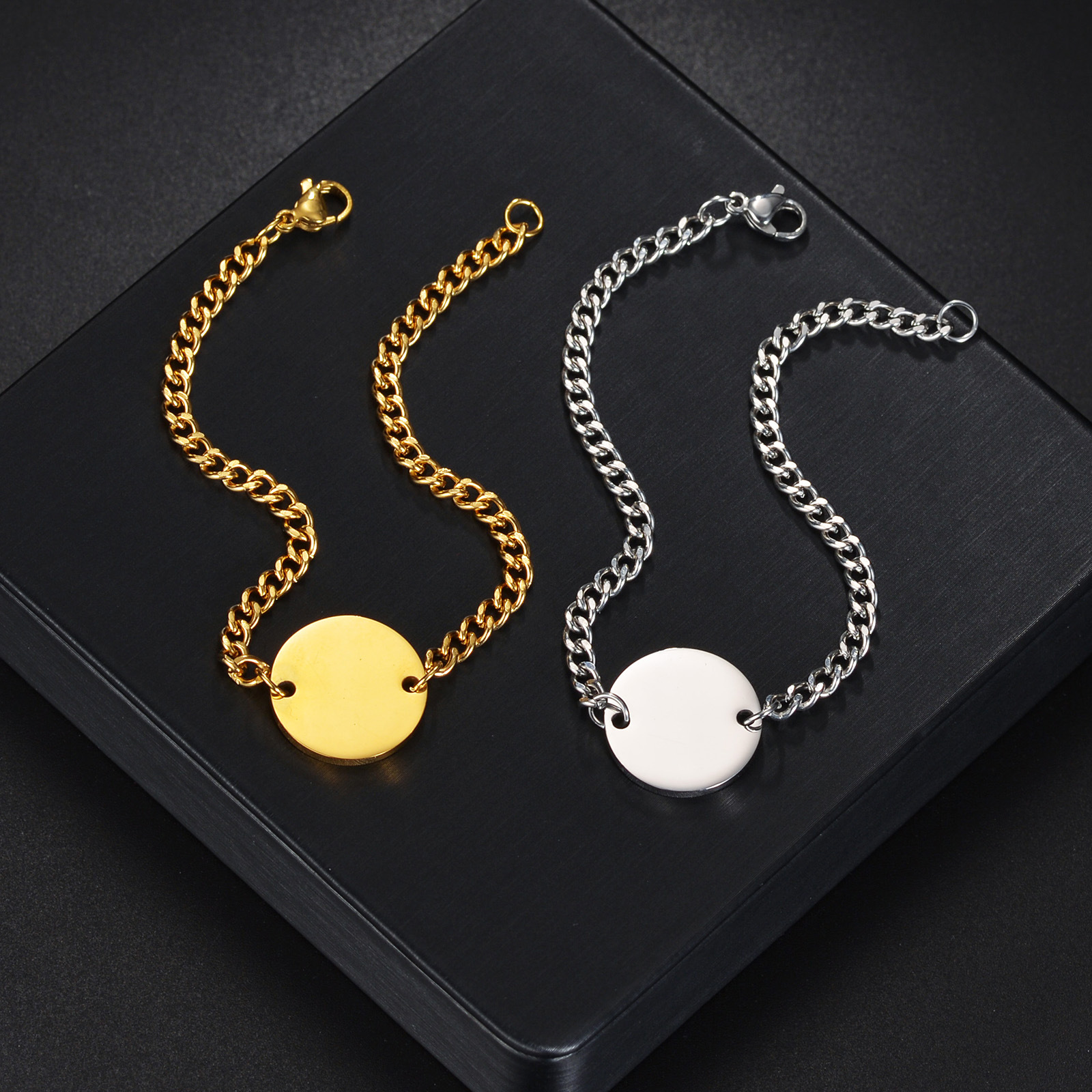 The new stainless steel couple bracelets for cross-border Amazon in Europe and America in 2024 can be engraved with logos details Picture